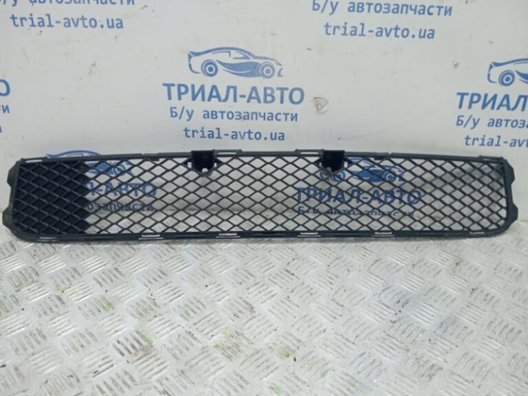 Решетка бампера центральная Mitsubishi Lancer 2007-2017 6400A827 (Арт. 59736)