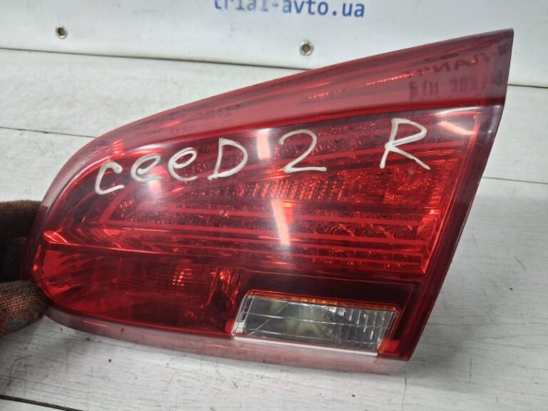 Фонарь задний внутренний правый Kia Ceed 2012-2018 92404-A2020 (Арт. 59819)