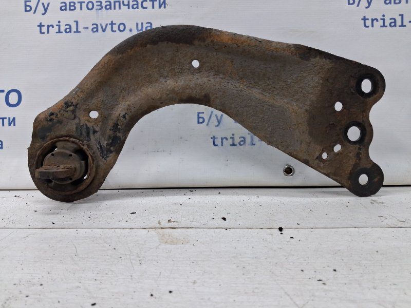 Рычаг задней подвески продольный правый Mazda CX 5 2011-2017 KD3528200B (Арт. 60074) Рычаг задней подвески продольный правый Mazda CX 5 2011-2017 KD3528200B (Арт. 60074)