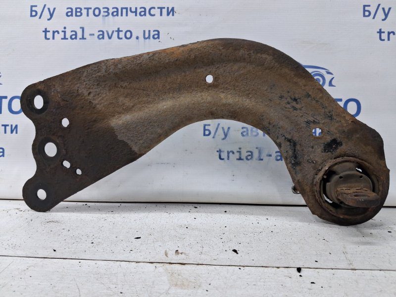 Рычаг задней подвески продольный левый Mazda CX 5 2011-2017 KD3528250C (Арт. 60075) Рычаг задней подвески продольный левый Mazda CX 5 2011-2017 KD3528250C (Арт. 60075)