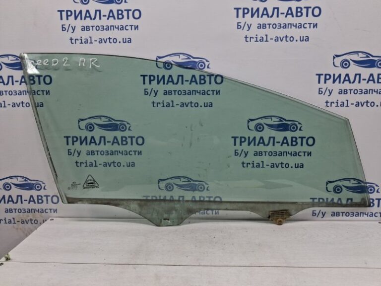 Стекло двери переднее правое Kia Ceed JD 1.6 DIESEL D4FB 2012 (б/у)