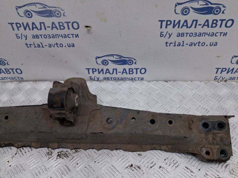 Балка передняя поперечная Toyota RAV 4 2005-2016 5710442061 (Арт. 60480) Балка передняя поперечная Toyota RAV 4 2005-2016 5710442061 (Арт. 60480)