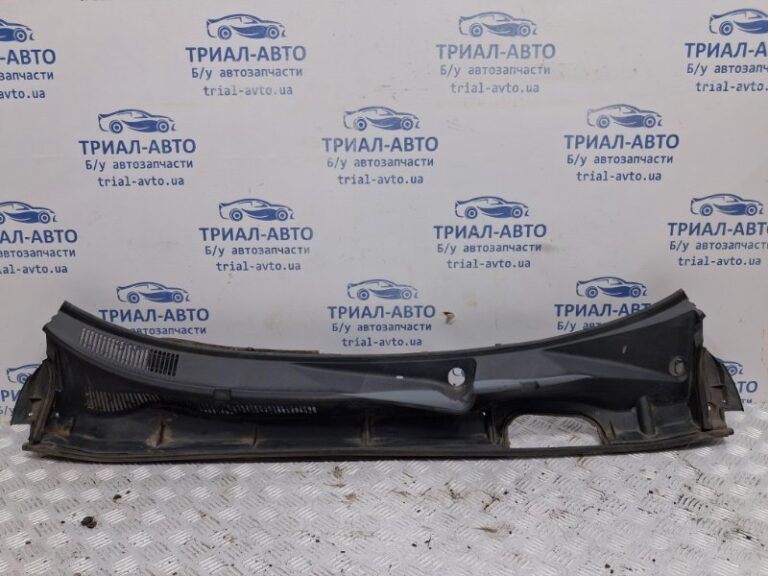 Дефлектор дворников Toyota RAV 4 2005-2016 5570842150 (Арт. 60486)