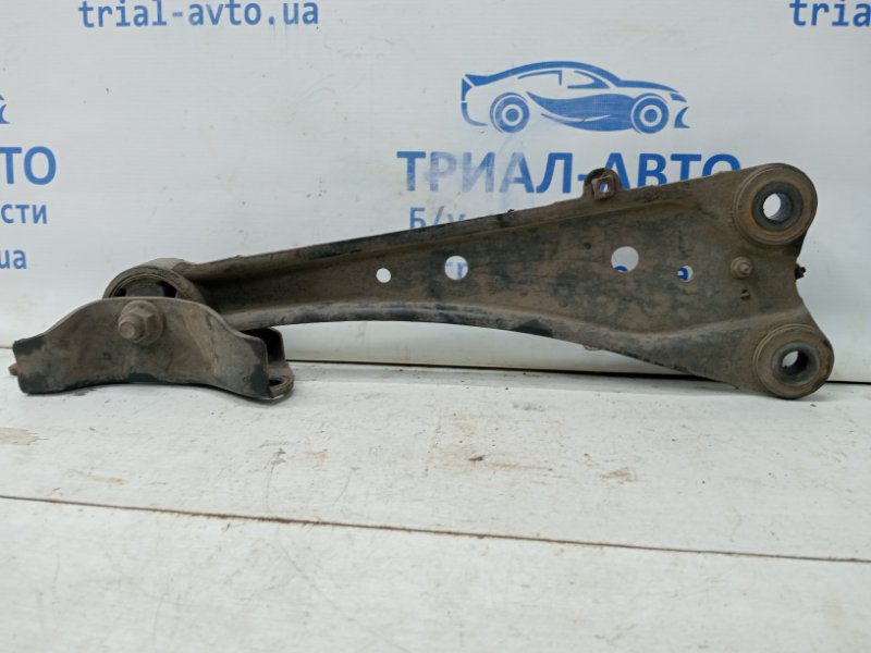 Рычаг задней подвески продольный левый Toyota RAV 4 2005-2016 4878042010 (Арт. 60512) Рычаг задней подвески продольный левый Toyota RAV 4 2005-2016 4878042010 (Арт. 60512)