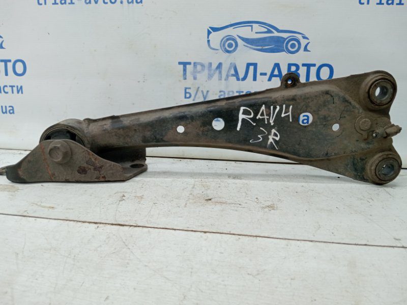 Рычаг задней подвески продольный правый Toyota RAV 4 2005-2016 4877042040 (Арт. 60513) Рычаг задней подвески продольный правый Toyota RAV 4 2005-2016 4877042040 (Арт. 60513)