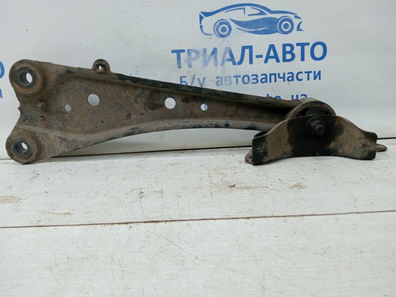 Рычаг задней подвески продольный правый Toyota RAV 4 2005-2016 4877042040 (Арт. 60513) Рычаг задней подвески продольный правый Toyota RAV 4 2005-2016 4877042040 (Арт. 60513)