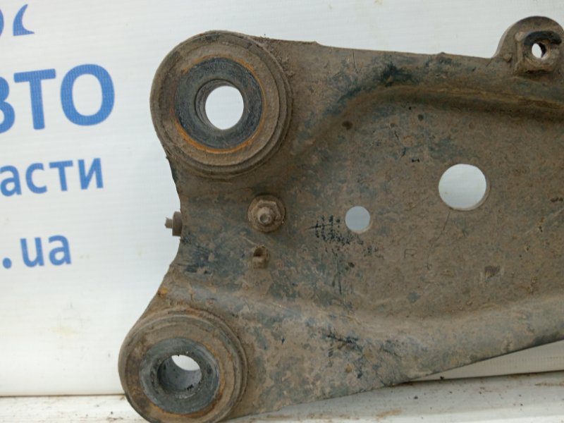 Рычаг задней подвески продольный правый Toyota RAV 4 2005-2016 4877042040 (Арт. 60513) Рычаг задней подвески продольный правый Toyota RAV 4 2005-2016 4877042040 (Арт. 60513)