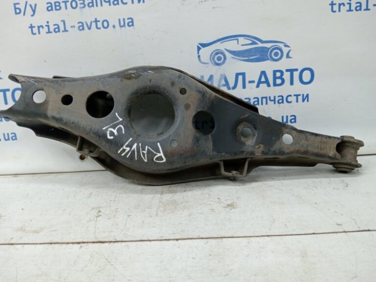 Рычаг задней подвески нижний поперечный (под пружину) Toyota RAV 4 2005-2016 4874042010 (Арт. 60518)