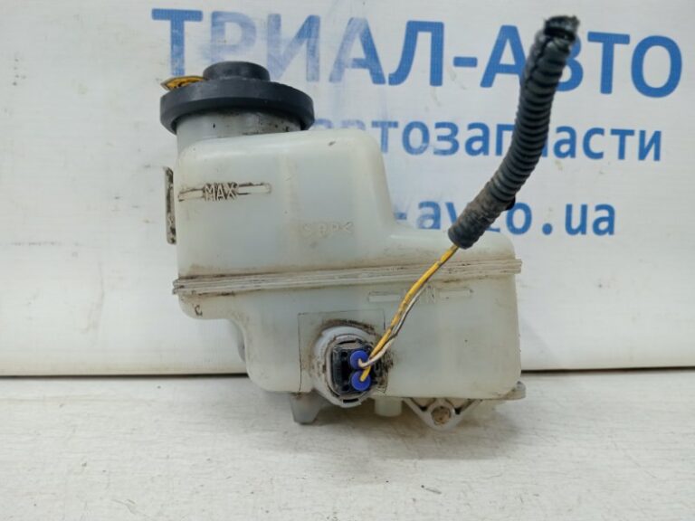 Бачок главного тормозного цилиндра Toyota RAV 4 2005-2016 4722042100 (Арт. 60584)