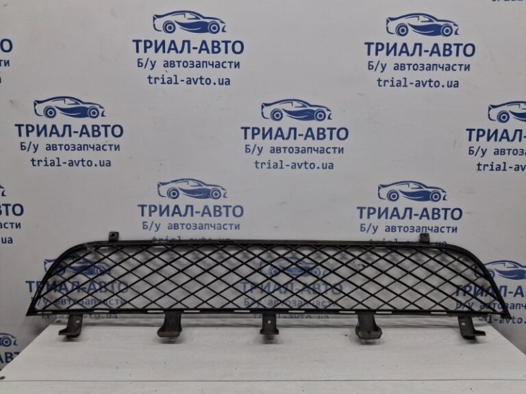 Решетка бампера центральная Mitsubishi L200 2006-2015 6402A073 (Арт. 61077)