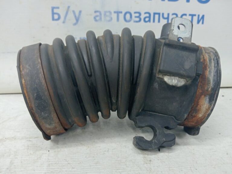 Патрубок воздушного фильтра Mazda 6 2007-2013 L83713221 (Арт. 61160)