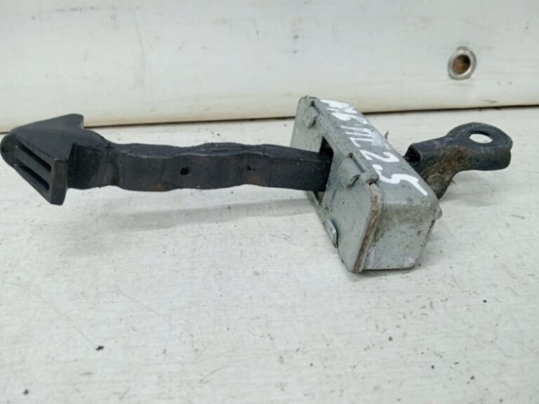 Ограничитель двери передний левый Mazda 6 2007-2013 GS1D72270B (Арт. 61308)