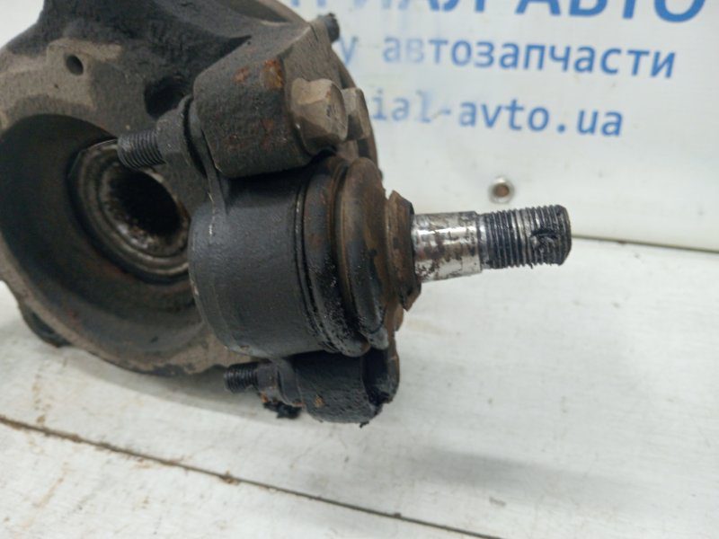Кулак поворотный правый со ступицей SsangYong Rexton 2006-2012 4122109004 (Арт. 61780) Кулак поворотный правый со ступицей SsangYong Rexton 2006-2012 4122109004 (Арт. 61780)