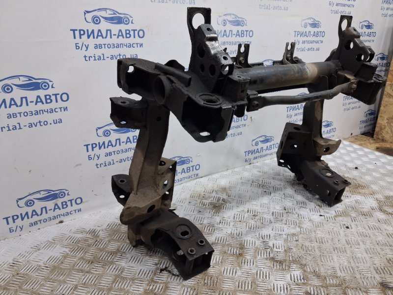 Балка передней подвески Mitsubishi Pajero Wagon 1999-2006 MR448101 (Арт. 62257) Балка передней подвески Mitsubishi Pajero Wagon 1999-2006 MR448101 (Арт. 62257)
