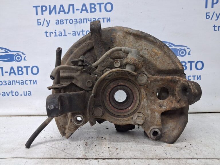 Кулак поворотный правый со ступицей Mitsubishi Pajero Wagon 1999-2006 MR374502 (Арт. 63042)