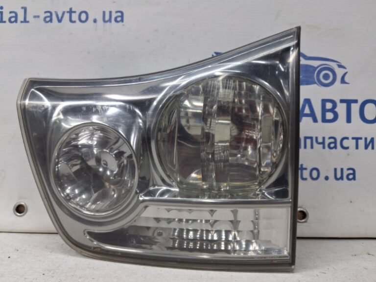 Фонарь задний внутренний правый Lexus RX 350 2003-2009 815800E010 (Арт. 63266)