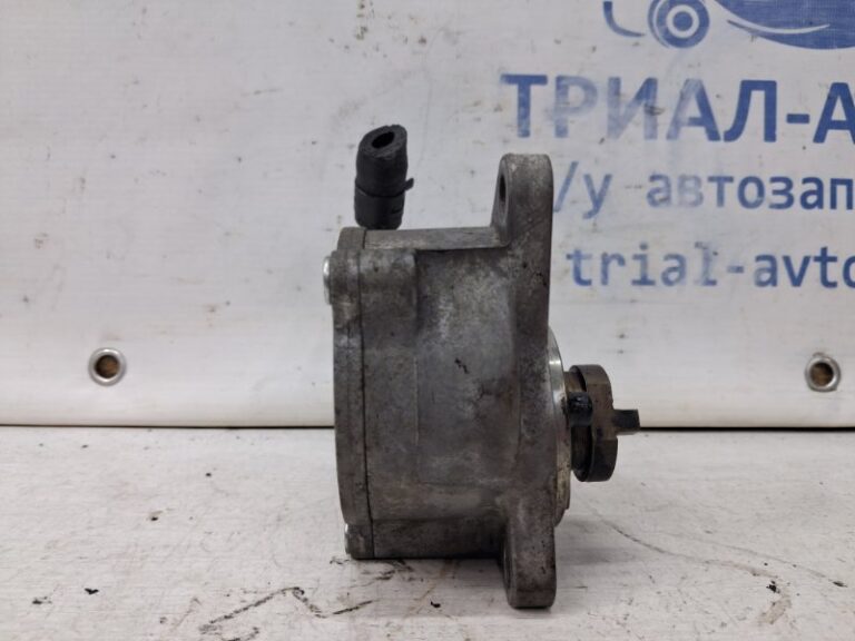 Насос вакуумный Mazda 3 2013-2019 SH0118G00A (Арт. 63810)