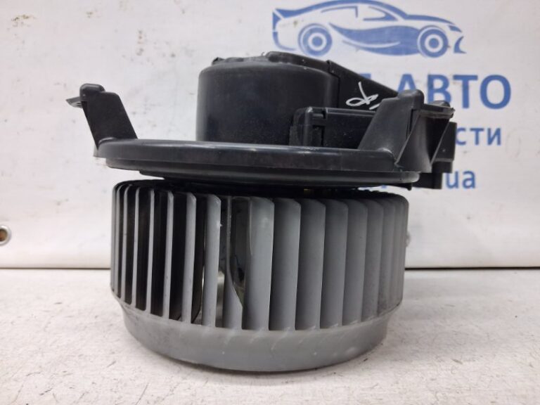 Моторчик печки Toyota Auris 2006-2012 8710302130 (Арт. 63836)