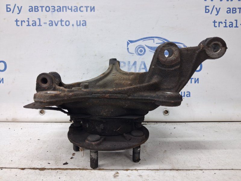 Кулак поворотный левый со ступицей Mazda 3 2013-2019 B45A33031 (Арт. 64133) Кулак поворотный левый со ступицей Mazda 3 2013-2019 B45A33031 (Арт. 64133)