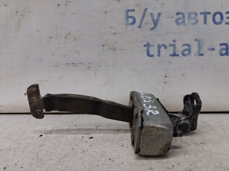Ограничитель двери задний правый Toyota Auris 2006-2012 6863002121 (Арт. 64460)