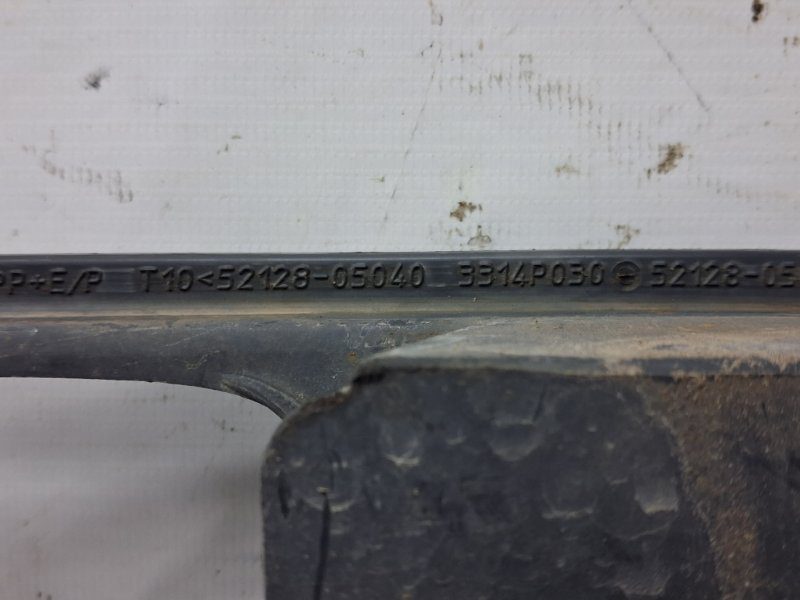Решетка противотуманки левая Toyota Avensis 2002-2010 5212805040 (Арт. 65137) Решетка противотуманки левая Toyota Avensis 2002-2010 5212805040 (Арт. 65137)