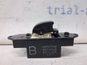 Кнопка стеклоподъемника Mitsubishi ASX 2010- MR587944 (Арт. 65648)