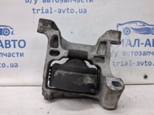 Подушка ДВС правая Mazda 3 2013-2019 KD6239060 (Арт. 65662)