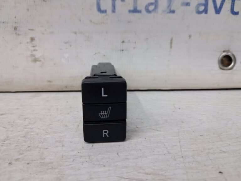 Кнопка подогрева Toyota RAV 4 2005-2016 8475142040 (Арт. 65731)