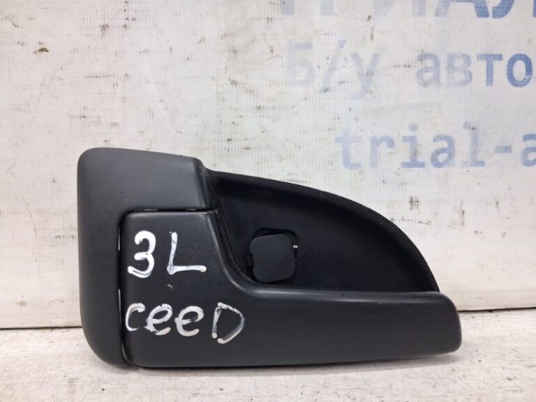 Ручка двери внутренняя левая Kia Ceed 2006-2012 826101H000EQ (Арт. 66179)