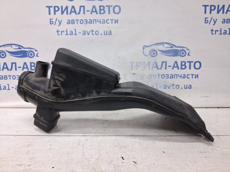 Воздухозаборник Mitsubishi Outlander 2003-2006 MN156816 (Арт. 66827)