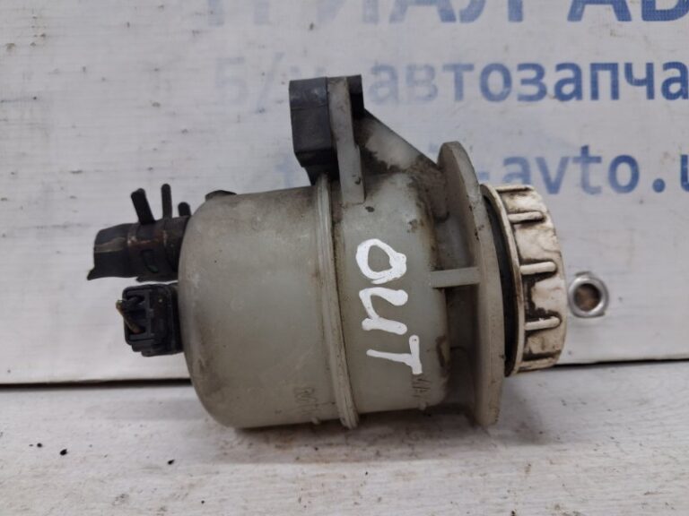 Бачок главного тормозного цилиндра Mitsubishi Outlander 2003-2006 MR977457 (Арт. 67366)