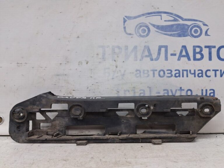 Кронштейн бампера передний правый Volkswagen Caddy 2K 1.9 DIESEL BJB 2003 (б/у)