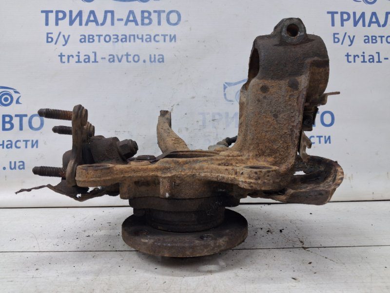Кулак поворотный левый со ступицей Volkswagen Caddy 2K 1.9 DIESEL BJB 2003 (б/у) Кулак поворотный левый со ступицей Volkswagen Caddy 2K 1.9 DIESEL BJB 2003 (б/у)