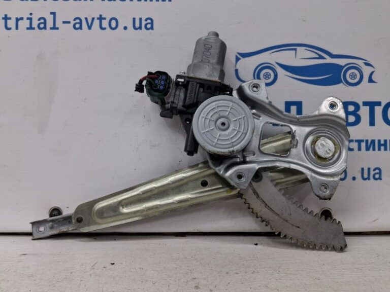 Стеклоподъемник задний левый Nissan Juke 2010-2019 827211U600 (Арт. 68680)