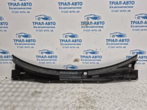 Дефлектор дворников Mitsubishi Outlander 2003-2006 MR971425 (Арт. 68744)
