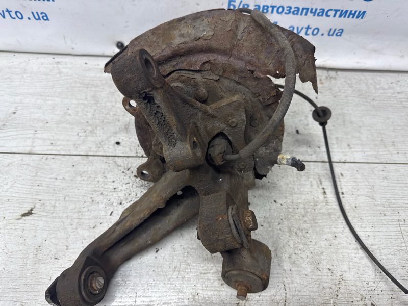 Цапфа задняя левая со ступицей Toyota Camry 2001-2006 4230506100 (Арт. 68974) Цапфа задняя левая со ступицей Toyota Camry 2001-2006 4230506100 (Арт. 68974)