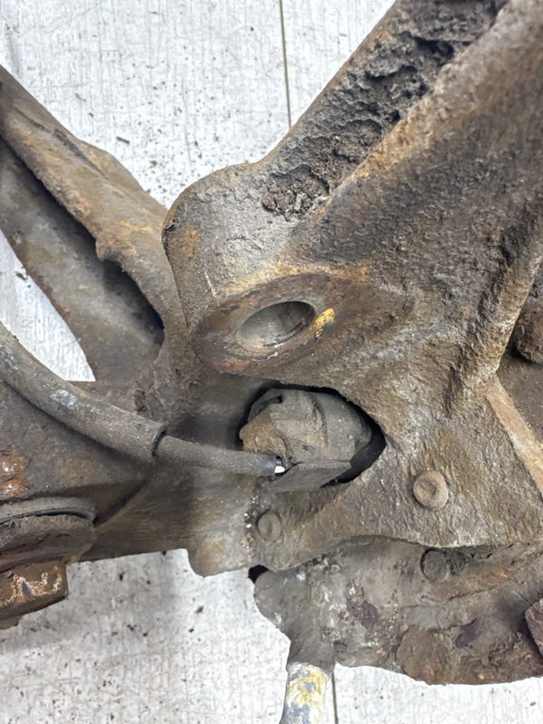 Цапфа задняя левая со ступицей Toyota Camry 2001-2006 4230506100 (Арт. 68974) Цапфа задняя левая со ступицей Toyota Camry 2001-2006 4230506100 (Арт. 68974)