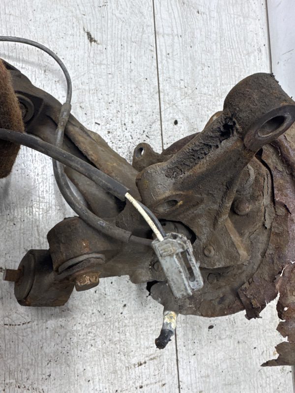 Цапфа задняя левая со ступицей Toyota Camry 2001-2006 4230506100 (Арт. 68974) Цапфа задняя левая со ступицей Toyota Camry 2001-2006 4230506100 (Арт. 68974)