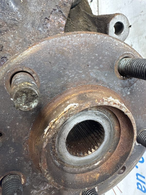 Кулак поворотный правый со ступицей Mazda 6 2007-2013 GS1D33021 (Арт. 68980) Кулак поворотный правый со ступицей Mazda 6 2007-2013 GS1D33021 (Арт. 68980)