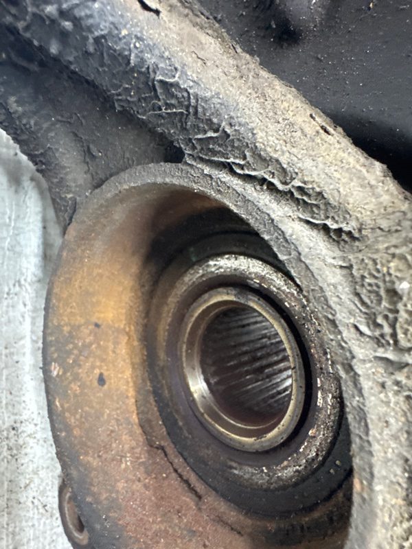 Кулак поворотный правый со ступицей Hyundai Santa fe 2012-2019 517162W000 (Арт. 68982) Кулак поворотный правый со ступицей Hyundai Santa fe 2012-2019 517162W000 (Арт. 68982)