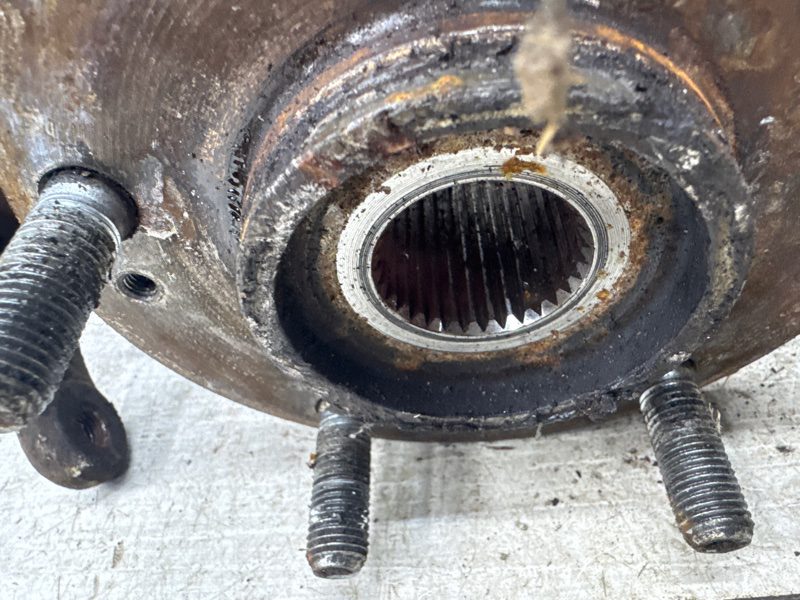 Кулак поворотный правый со ступицей Hyundai Santa fe 2012-2019 517162W000 (Арт. 68982) Кулак поворотный правый со ступицей Hyundai Santa fe 2012-2019 517162W000 (Арт. 68982)