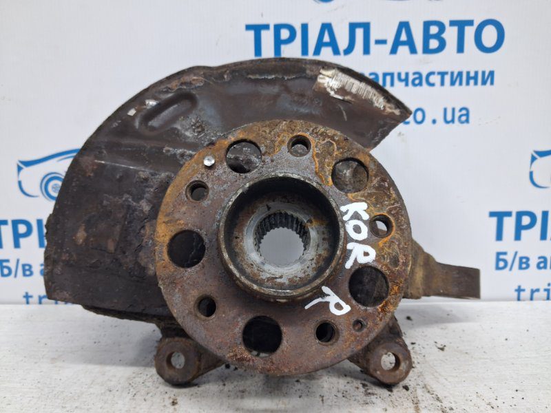 Кулак поворотный правый со ступицей SsangYong Korando 2010-2019 (Арт. 69015) Кулак поворотный правый со ступицей SsangYong Korando 2010-2019 (Арт. 69015)