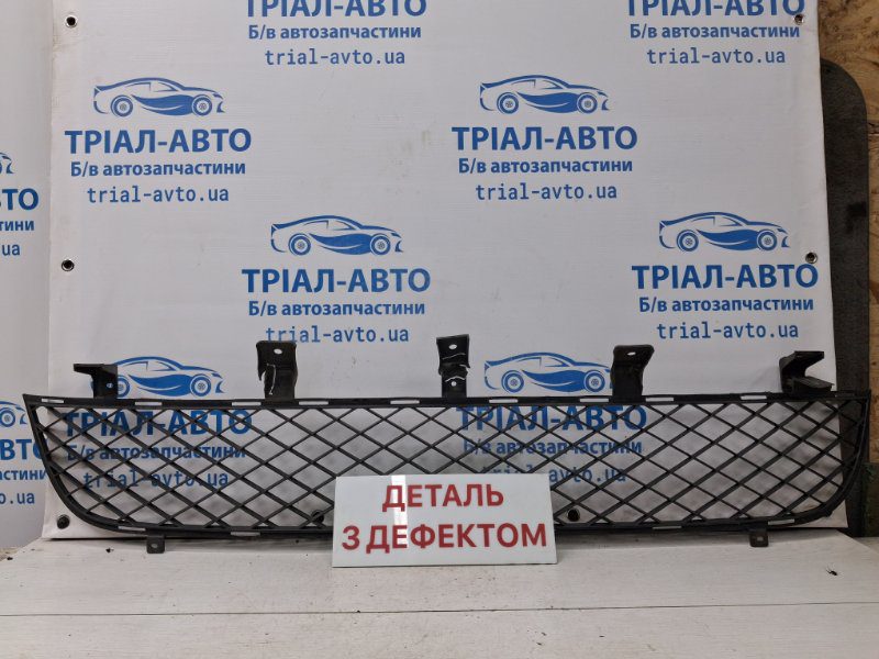 Решетка бампера центральная Mitsubishi L200 2006-2015 6402A073 (Арт. 69264) Решетка бампера центральная Mitsubishi L200 2006-2015 6402A073 (Арт. 69264)