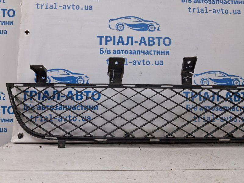Решетка бампера центральная Mitsubishi L200 2006-2015 6402A073 (Арт. 69264) Решетка бампера центральная Mitsubishi L200 2006-2015 6402A073 (Арт. 69264)