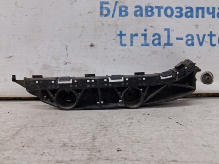 Кронштейн бампера передний правый Honda Civic 2005-2012 71193SNB003 (Арт. 69712)
