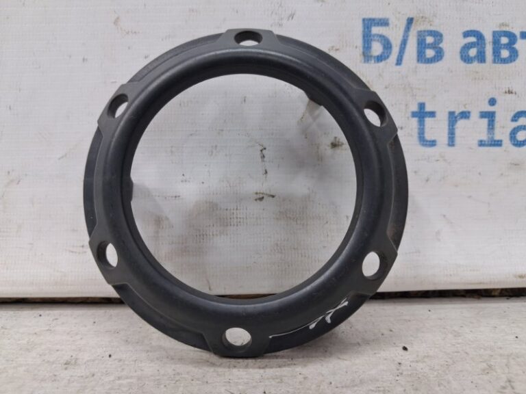 Решетка противотуманки правая Mitsubishi Outlander 2007-2012 6400A739 (Арт. 69718)