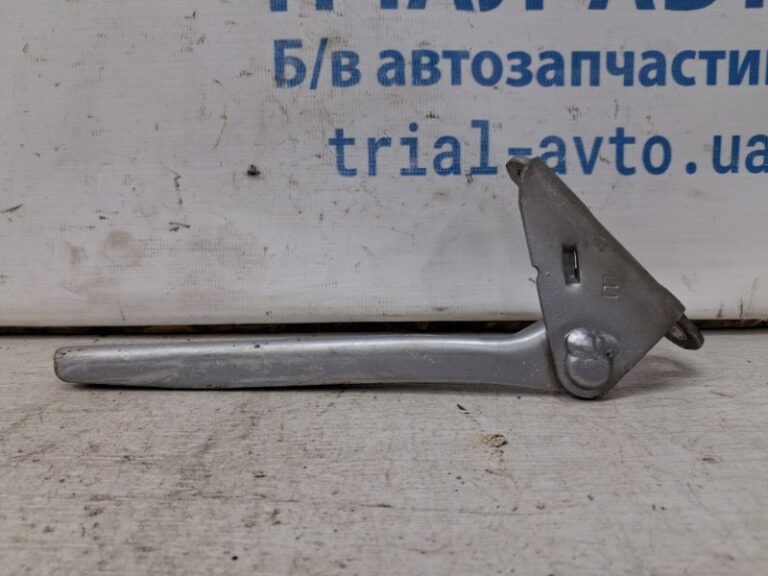 Петля капота правая Mitsubishi Outlander 2003-2006 MB866526 (Арт. 69724)
