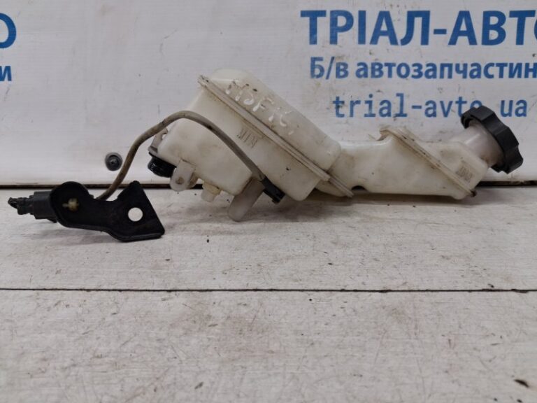 Бачок главного тормозного цилиндра Hyundai Santa fe 2012-2019 585112W980 (Арт. 69825)