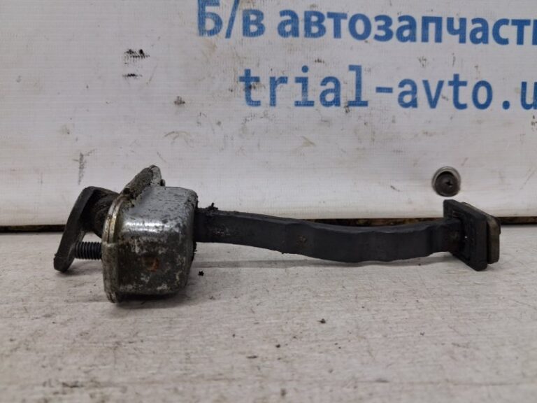 Ограничитель двери передний правый Hyundai IX35 2009-2015 793902Y000 (Арт. 69898)