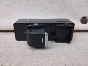 Кнопка стеклоподъемника Mazda 6 2012- GMM666370 (Арт. 69915)